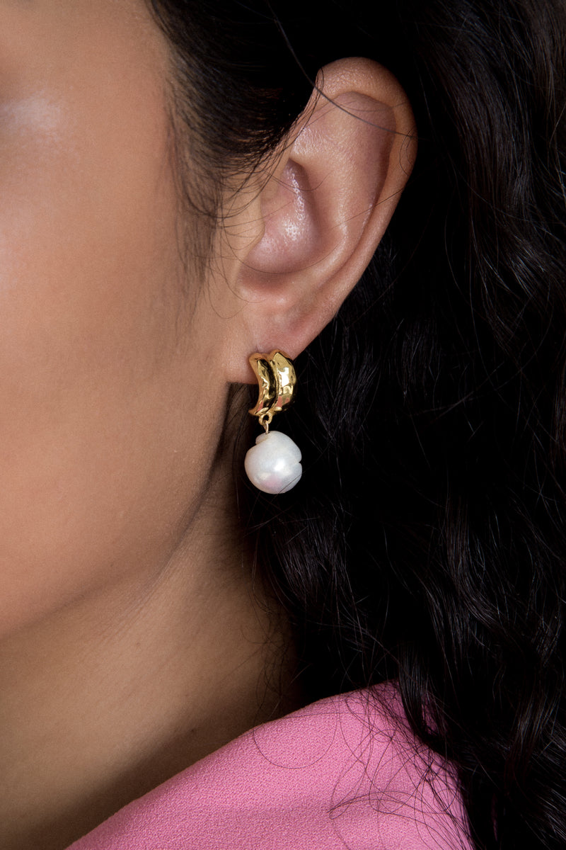 Gracie Pearl Earrings